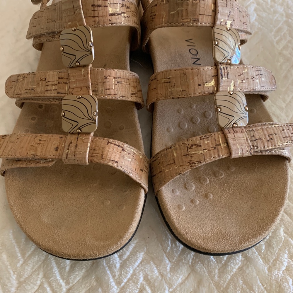 Vionic Sz 7 Tan Cork Slingback Sandal